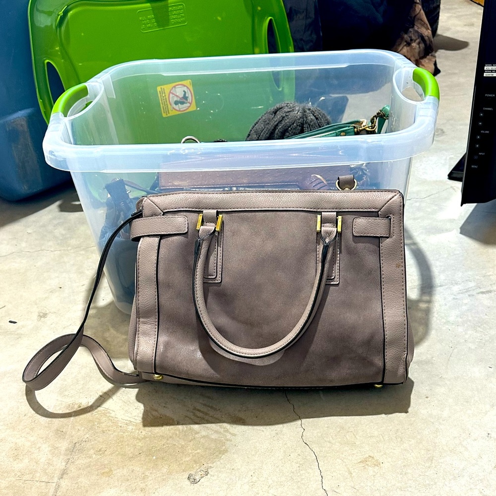 Merona purse. Gray.